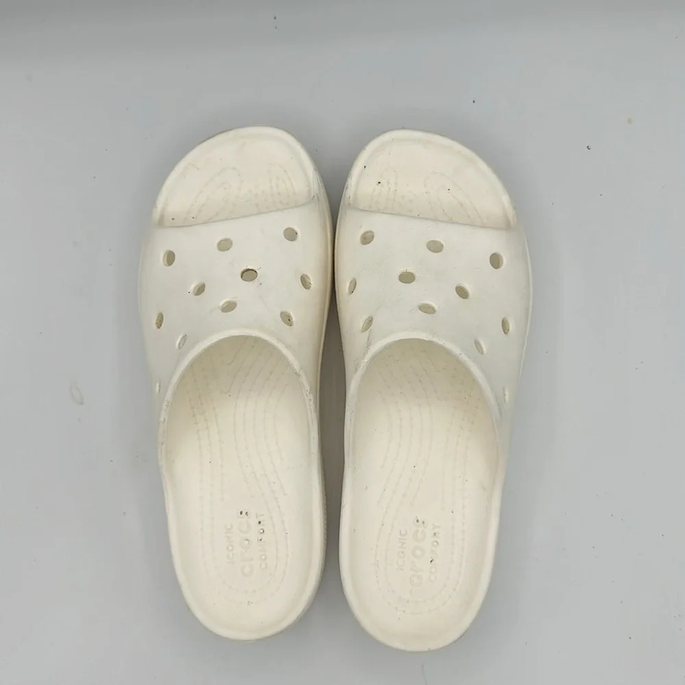 womens Iconic Comfort Crocs classic platform slide white size 6 - Picture 4 of 5